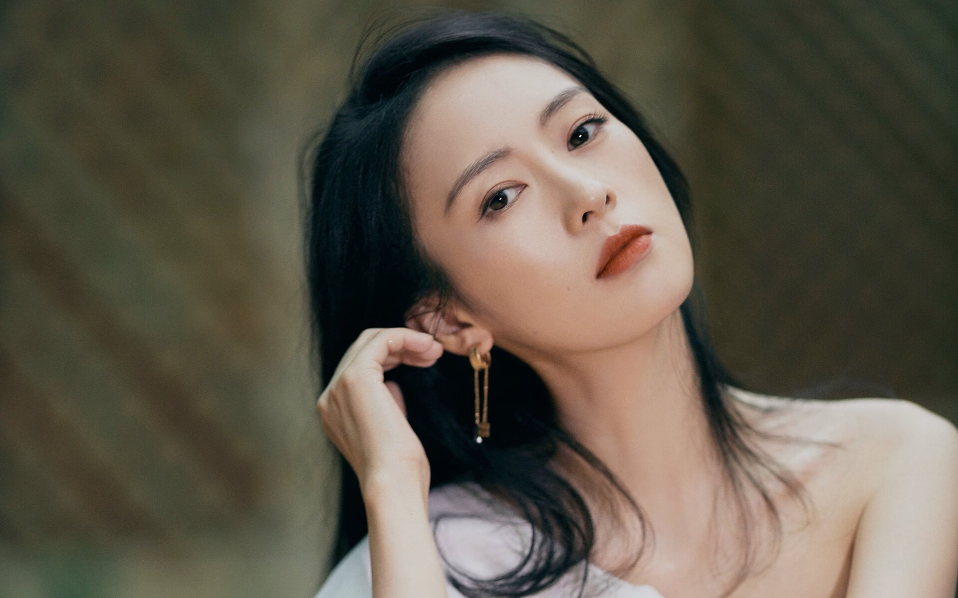 埃弗顿后腰防守强度提升限制穿插跑动,埃弗顿的球衣