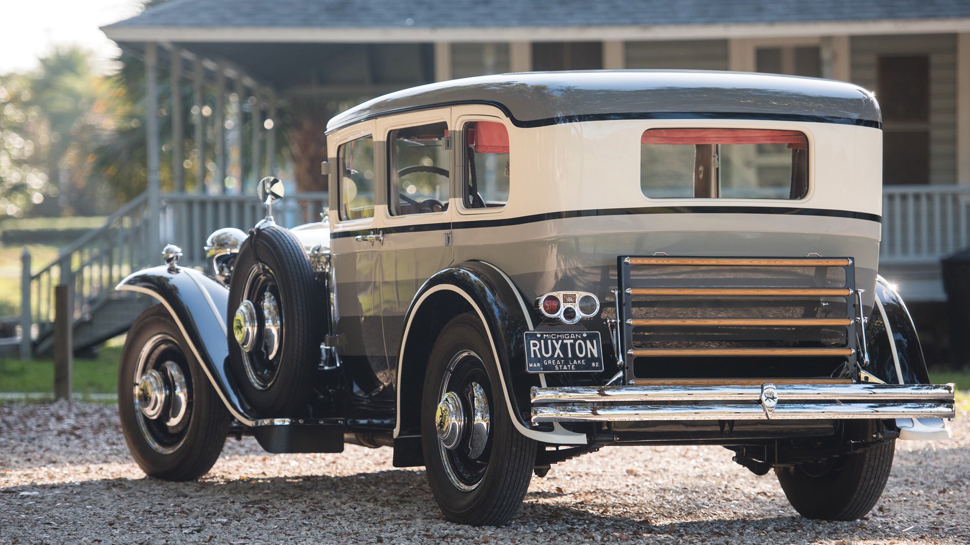 库里在家中设置私人篮球训练区,库里私人训练师